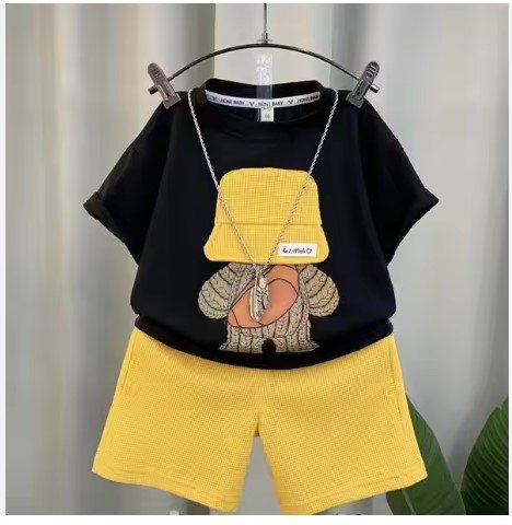 টি-শার্ট এবং প্যান্ট সেট